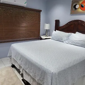 The President 5 Minutes To Devon House 4 Waterloo Avenue Bed & Breakfast
